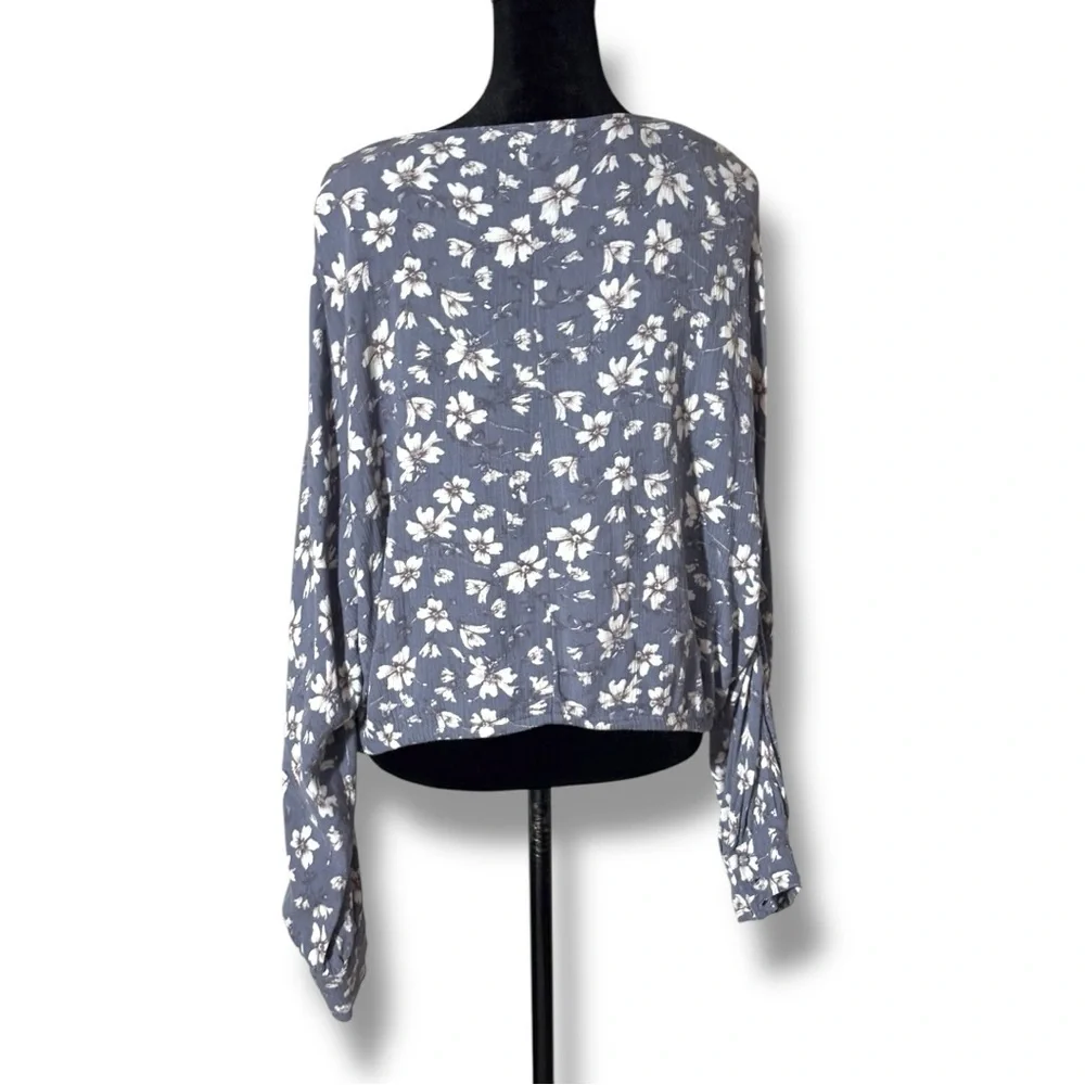 Dress Forum Free People Gray/Purple Blouse with Bishop Sleeves and Relaxed Fit - Picture 7 of 16